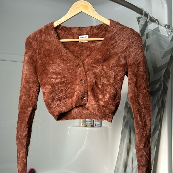Cropped dark brown Aritzia XS button-up cardigan with a V neckline - Picture 1 of 4